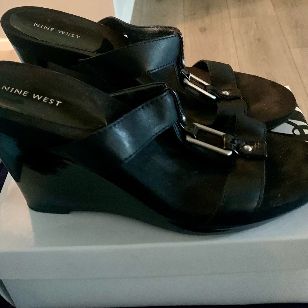 NINE WEST Black Wedge Sandals Size 11
